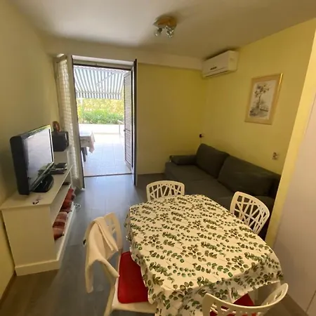 Porat Apartment